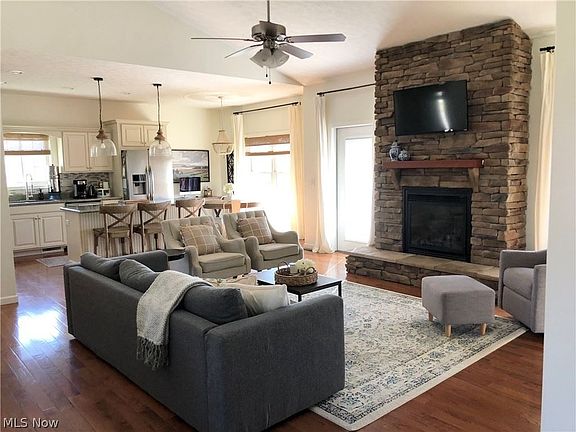 3rd image of 104 Glen Eagle Dr