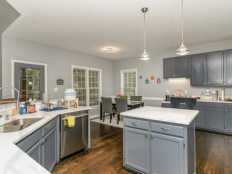 203 Brook Creek Dr — Photo 20
