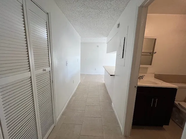 2 bed, 930 sqft, $1,700 — Photo 4