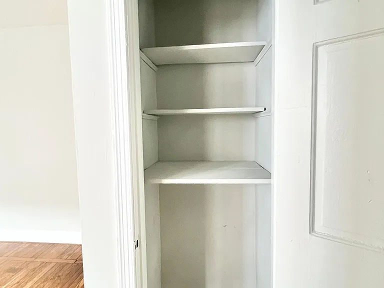 1441 Somerset Pl NW #202 — Photo 10