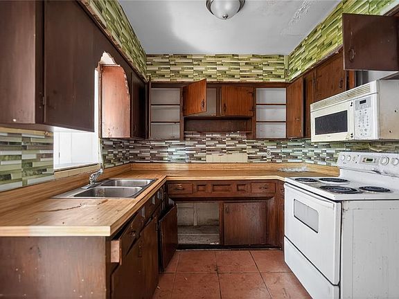 4th image of 2108 W Saint Isabel St