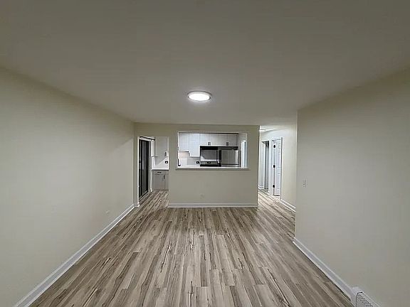 4th image of 521 Wimbleton Dr #2A