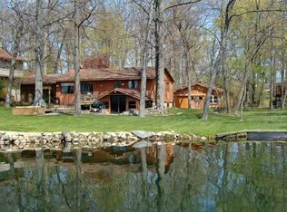 16420 Oak Hill Dr, Fenton, MI 48430