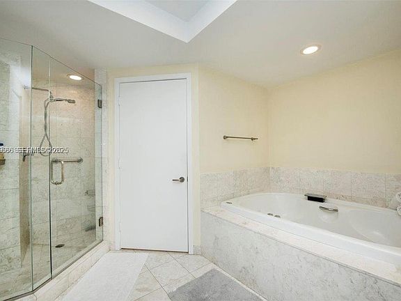 4th image of 1331 Brickell Bay Dr APT 803