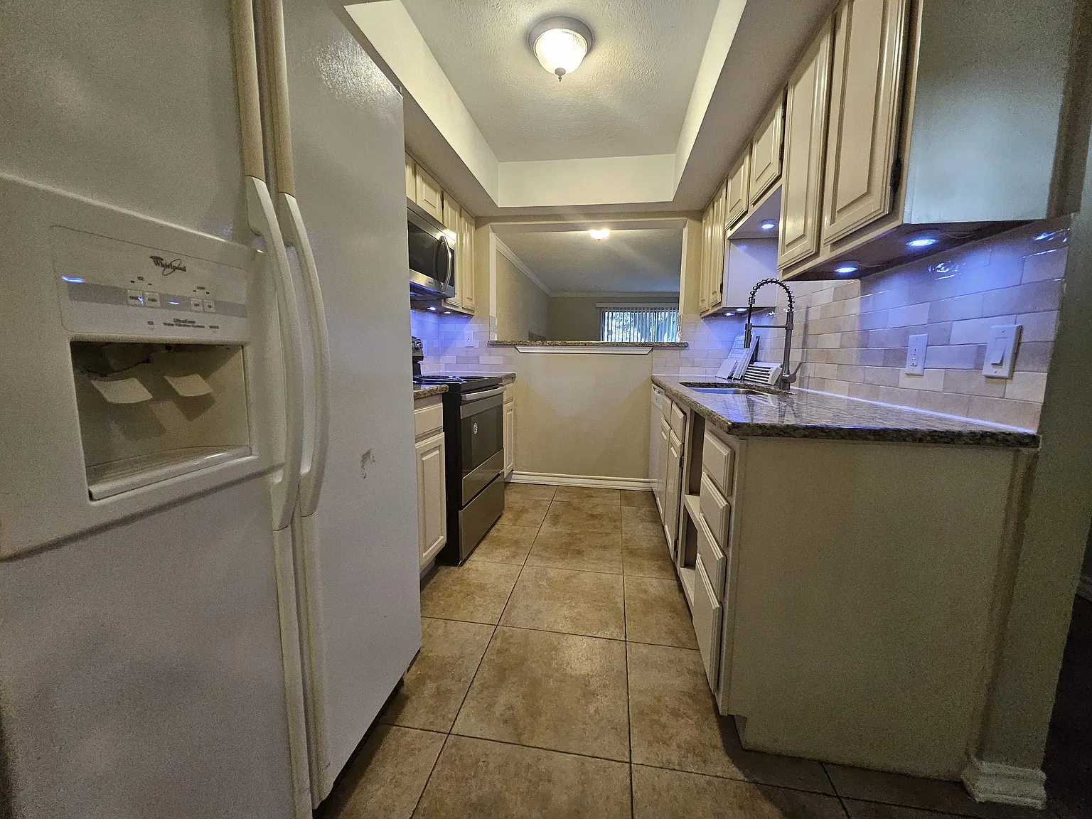 2 bed, 1167 sqft, $1,950 — Photo 4
