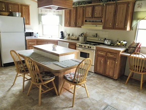 Well equipped kitchen