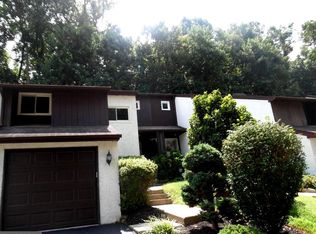 614 Valley Stream Cir, Langhorne, PA 19053
