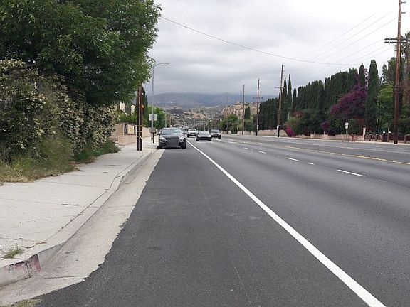 5th image of 10425 Topanga Canyon Blvd