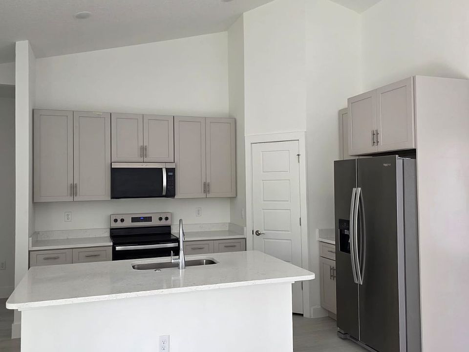 2nd image of 11350 N Kenney Loop N