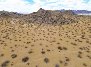 9 Laguna Seca Rd, Apple Valley, CA 92307