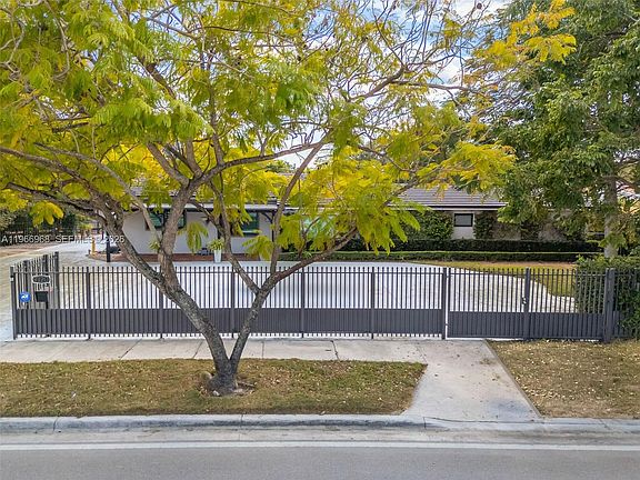 3rd image of 7120 SW 56th St