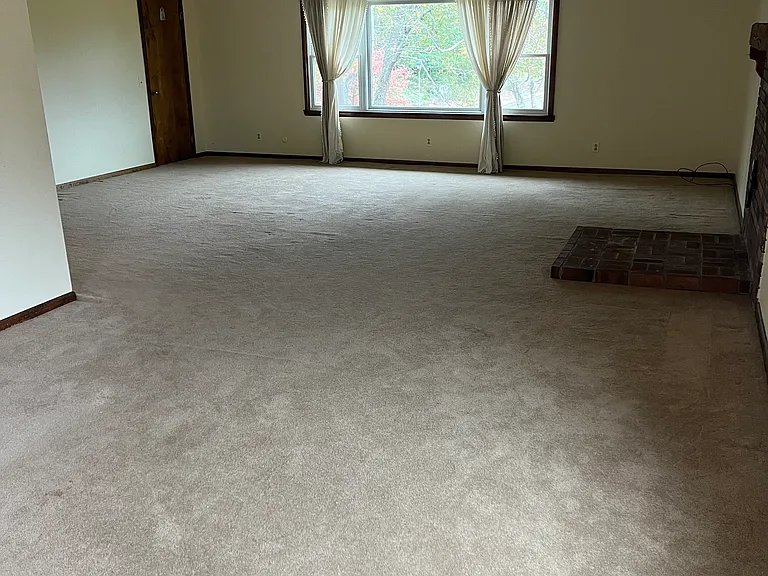 788 Clawson Ave — Photo 4