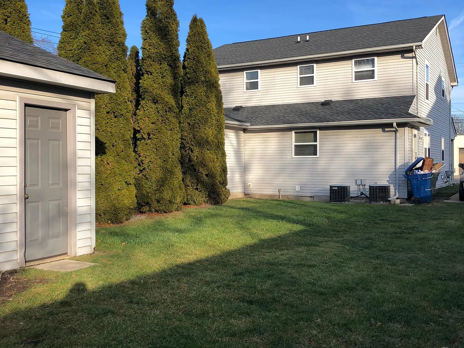 2 bed, 1.5 bath, 1100 sqft, $1,745 — Photo 3