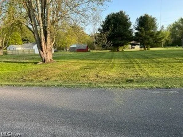 1744 Marrow St, Akron, OH 44320