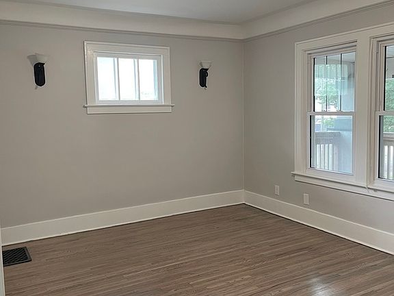 5th image of 1527 Central Ave #1527