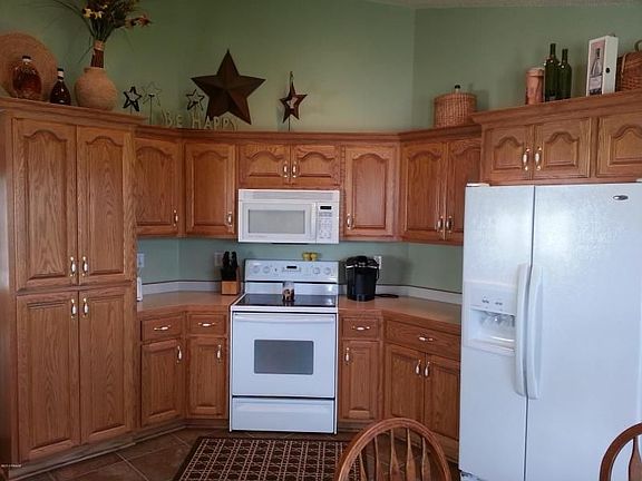 3rd image of 1566 Woodridge Ln