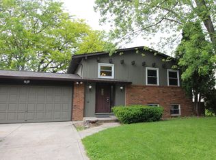 6301 Skywae Dr, Columbus, OH 43229