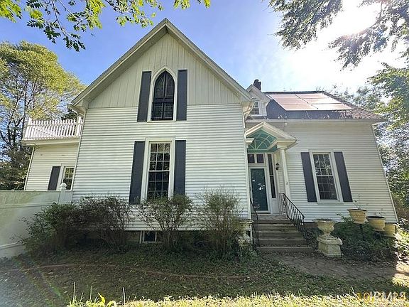 3rd image of 631 Williamson St