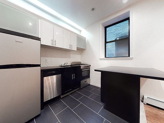 2nd image of 146 W 111th St APT 3B