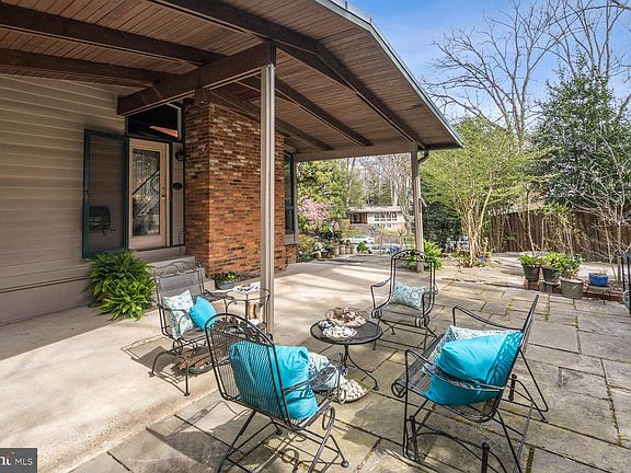2nd image of 7605 Marian Ct
