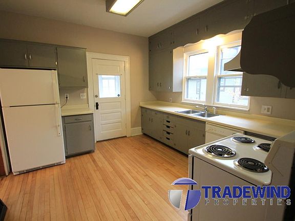 2nd image of 213 15th Ave S