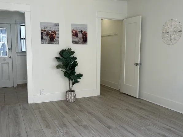 2075 Torrance Blvd #H, Torrance, CA 90501