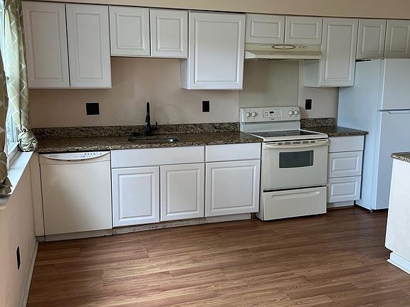 3rd image of 5412 Jenmatt Dr