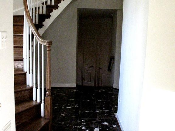 3rd image of 7705 Spoleto Ln