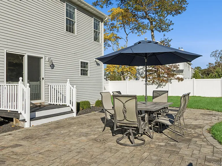 16 Mastro Ct — Photo 29