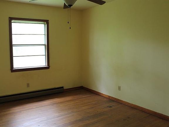 5th image of 180 S Edgewood Dr