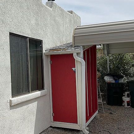 Closet/Car port