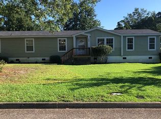 102 Grand Oaks Dr, Dothan, AL 36303