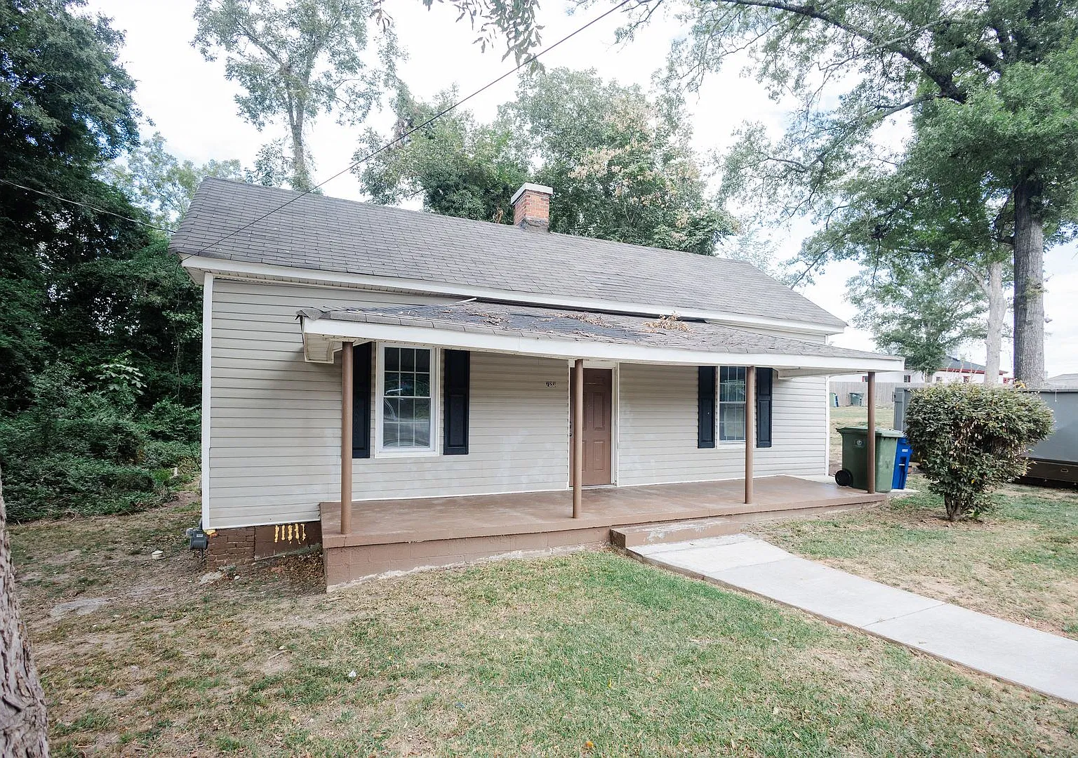 For Rent: 723 W Broad St | 2 Br 1 Ba | $875.00/Month — Photo 1
