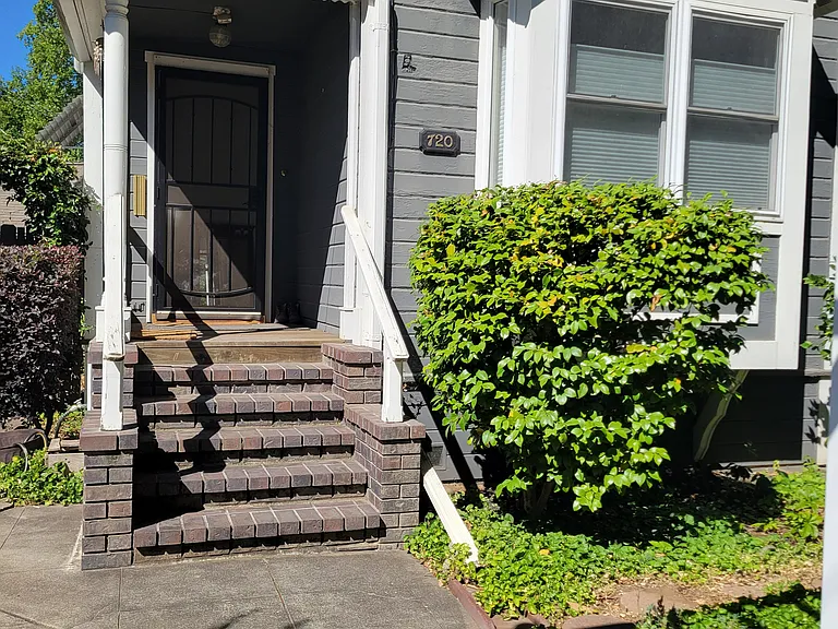 720 Olive St — Photo 20