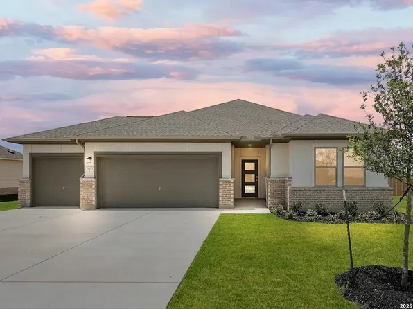 17427 Yellow Pine Drive, Elmendorf, TX 78112