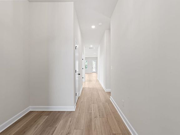 4th image of 536 Waters Edge Dr. #Valencia A