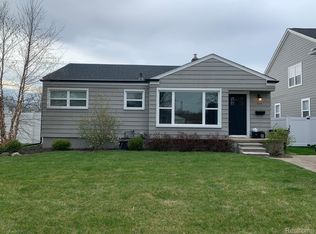 654 Broadacre Ave, Clawson, MI 48017