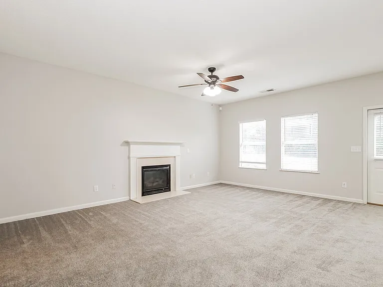 1607 Thornwick Trce — Photo 8