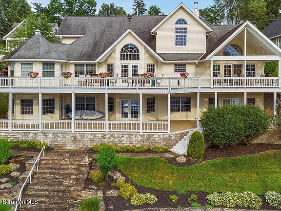 2nd image of 218 Point Rd