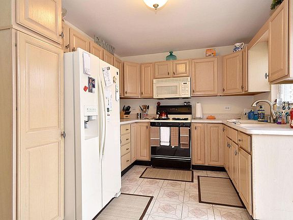 5th image of 3728 N Sayre Ave