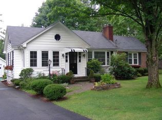 215 W Saugerties Rd, Saugerties, NY 12477