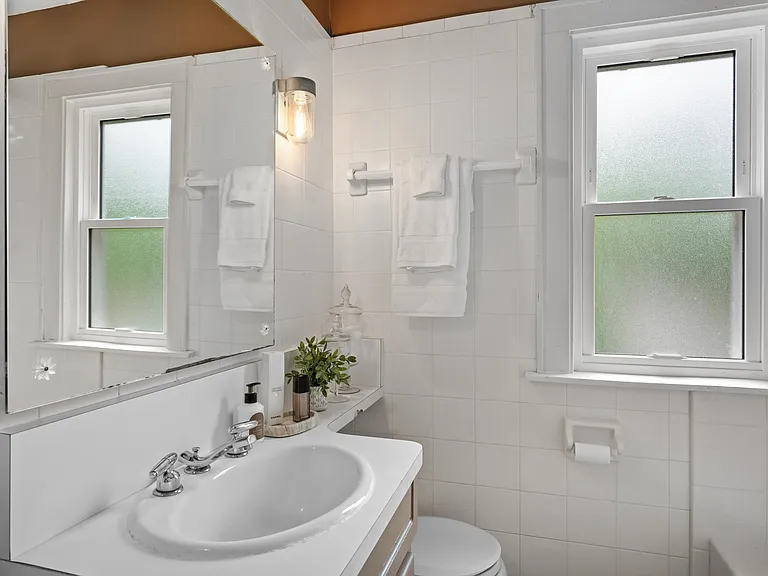 1512 E Olive St — Photo 19