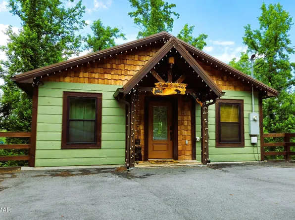 344 Silverbell Hgts Ln, Gatlinburg, TN 37738