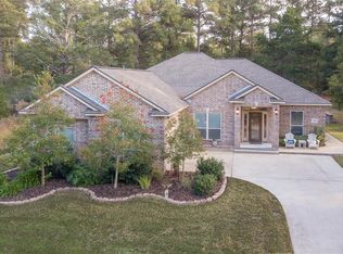 103 Riviera Ct, New Ulm, TX 78950