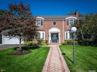 261 Kensett Rd, Manhasset, NY 11030