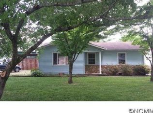 16 N Oak St, Brevard, NC 28712