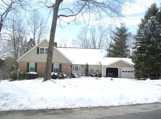 6127 Oak Hill Dr, Sykesville, MD 21784