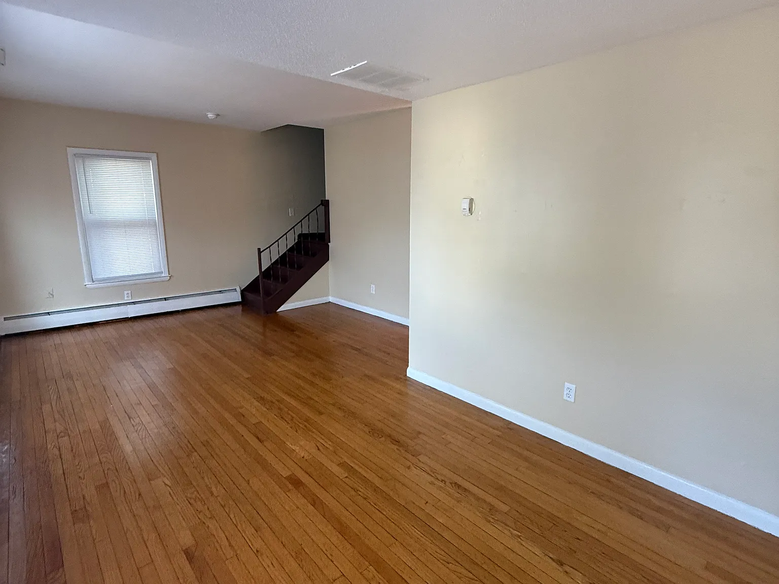 4 bed, $2,100 — Photo 1