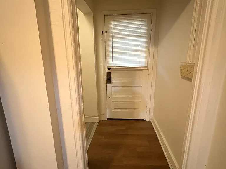 222 W Franklin St #1W — Photo 10