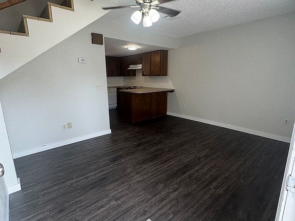 2nd image of 305 W Pleasant Valley Rd #11645712